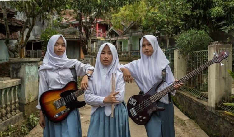 All-Girl Heavy Metal Band Achieves Fame By․․․ What happened to them will shock you…