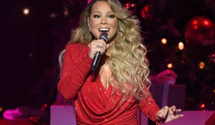 Opening for Santa at the Macy’s Thanksgiving Day Parade will be Mariah Carey. She is shocked, see why.