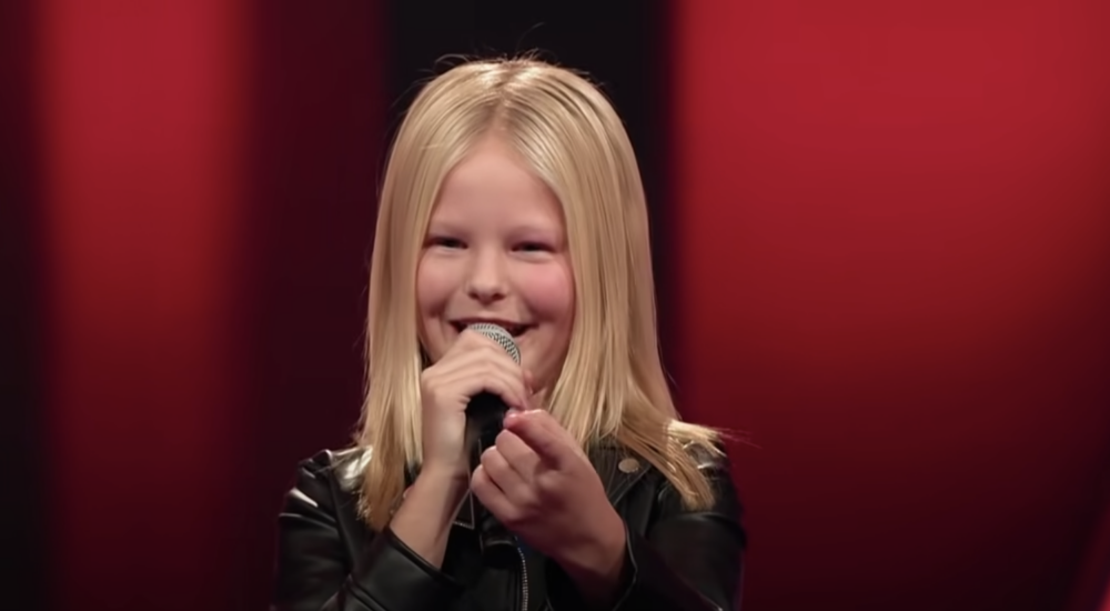 The young girl signs “Shake it off” and literally makes the judges perform too…