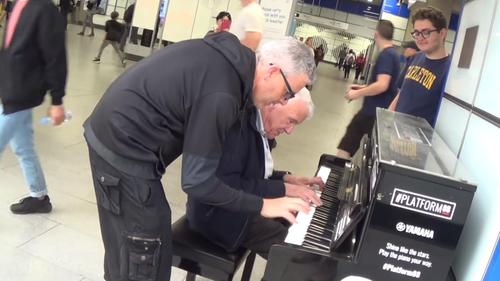 This senior man started playing a piano when suddenly a professional famous pianist joined. Together they amazed the people around…