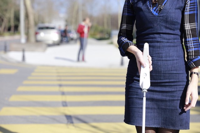 VIDEO: A man who is blind has developed a smart cane that identifies one’s surroundings through the use of Google Maps and sensors….